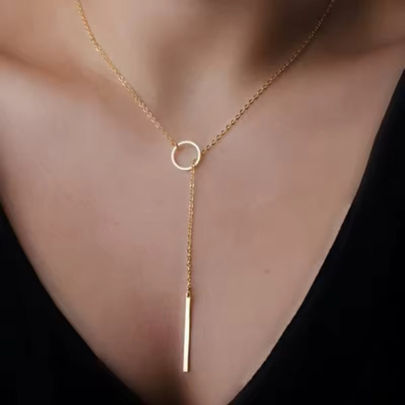 Minimal Pendant Necklace